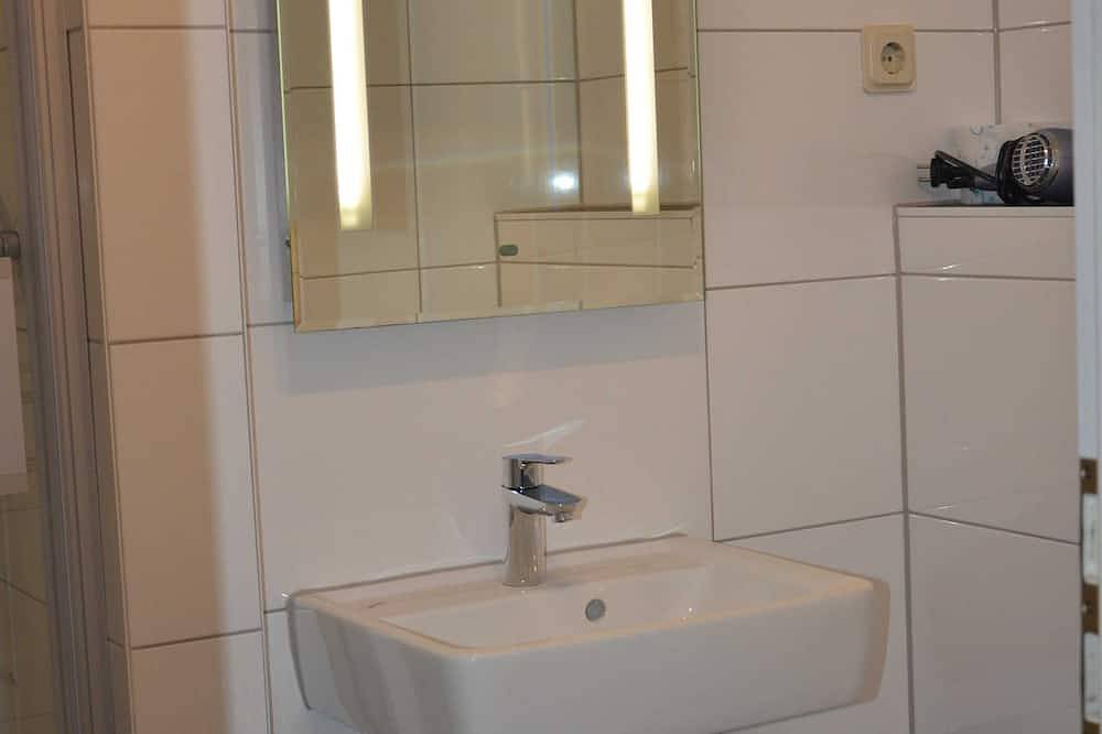 Entire apartment, Villa Monica App. 7 - sea view with two balconies - Vm 7 in Sassnitz, Jasmund National Park