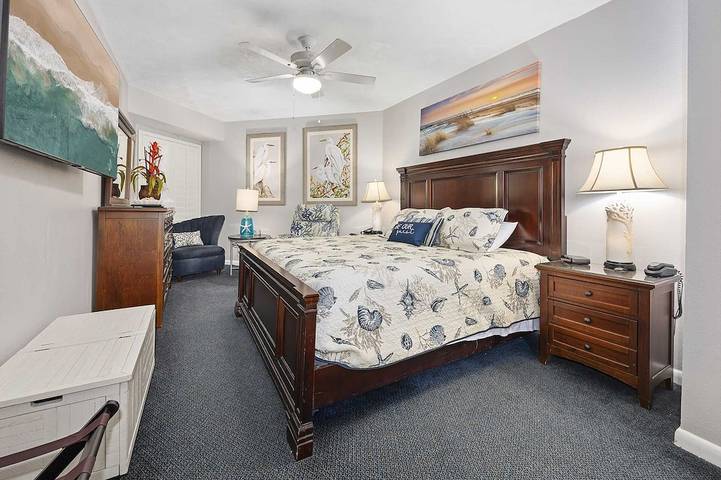 Vacation rental for 6 people, with yard and pool as well as hot tub in Daytona Beach