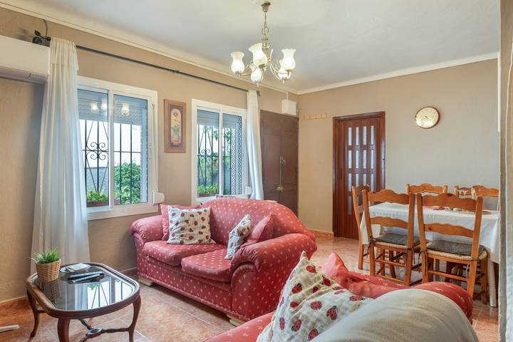 Holiday Home Casa Linda with Mountain View, Wi-Fi, A/C, Balcony & Terrace in Guaro, Sierra de las Nieves