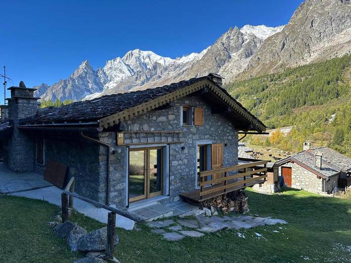 Chalet für 6 Personen, mit Balkon und Garten sowie Ausblick in Courmayeur