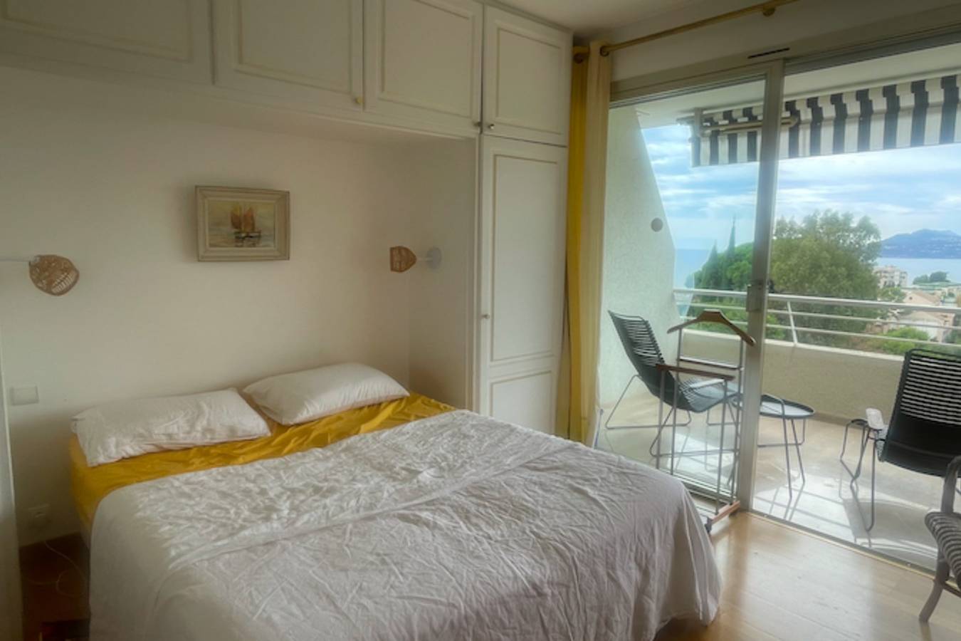 Appartement entier, Évasion à Cannes : vue mer et piscine partagée ! in Cannes, Côte méditerranéenne (France)