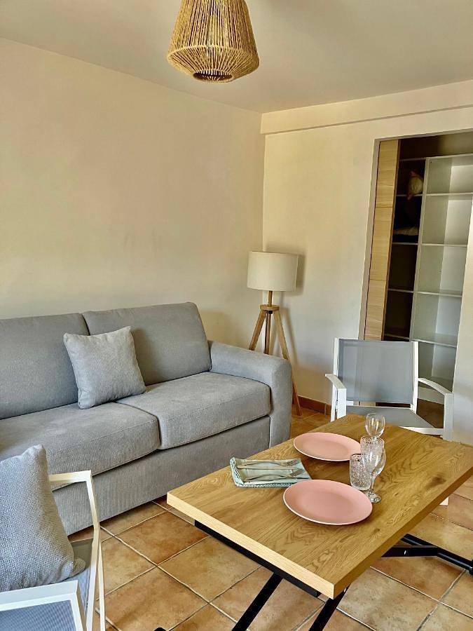 Gîte pour 2 personnes, avec vue et terrasse dans Cinema Le Studio Bastia - 2