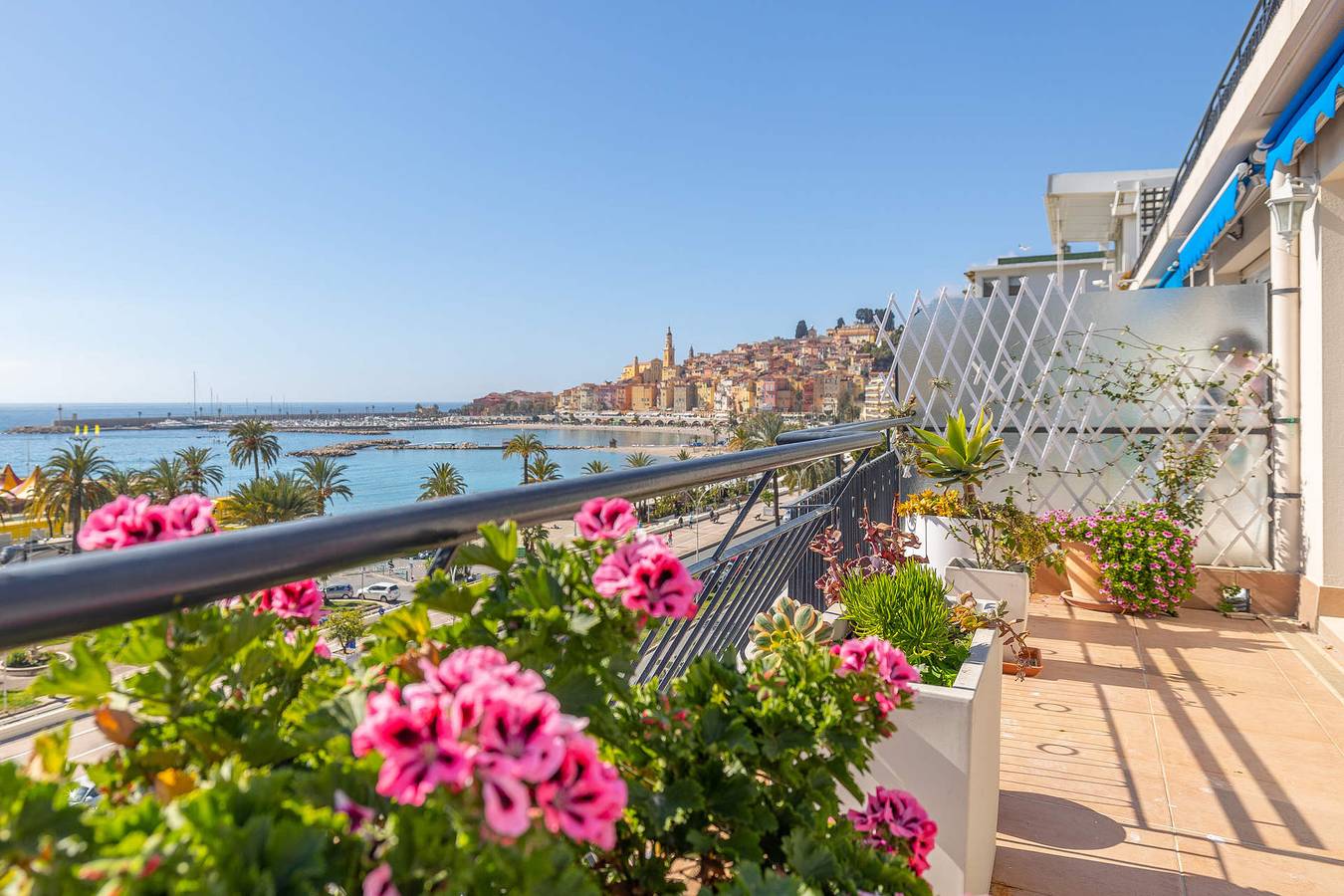 Geheel appartement, Vakantieappartement voor 5 personen met balkon/terras in Menton, Nice en omgeving