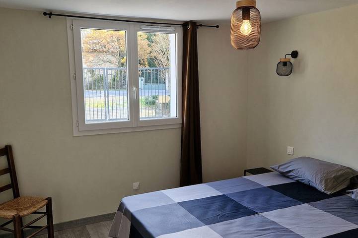 Location de vacances pour 8 personnes, avec jardin à Mollégès - 4