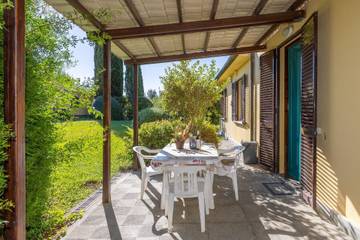 Ferienwohnung für 4 Personen, mit Garten und Pool in Cecina