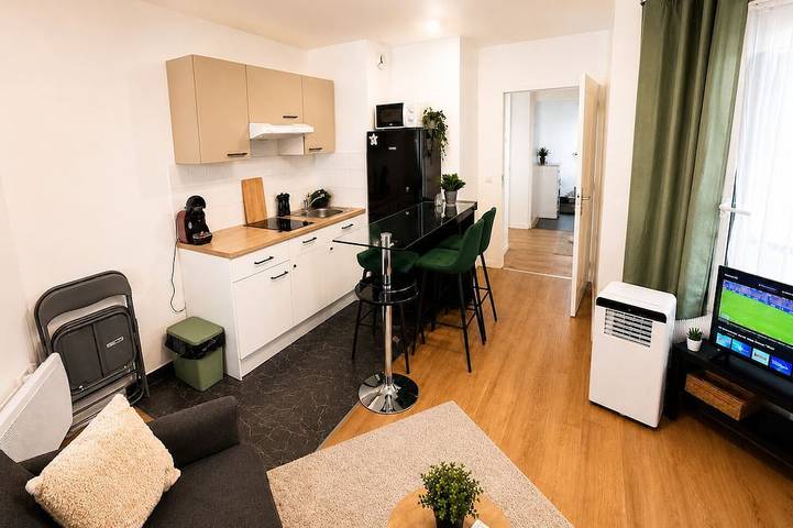 Ganze Wohnung, Spacious, Cozy, and Elegant Studio - Near Paris in Colombes, Hauts-de-Seine
