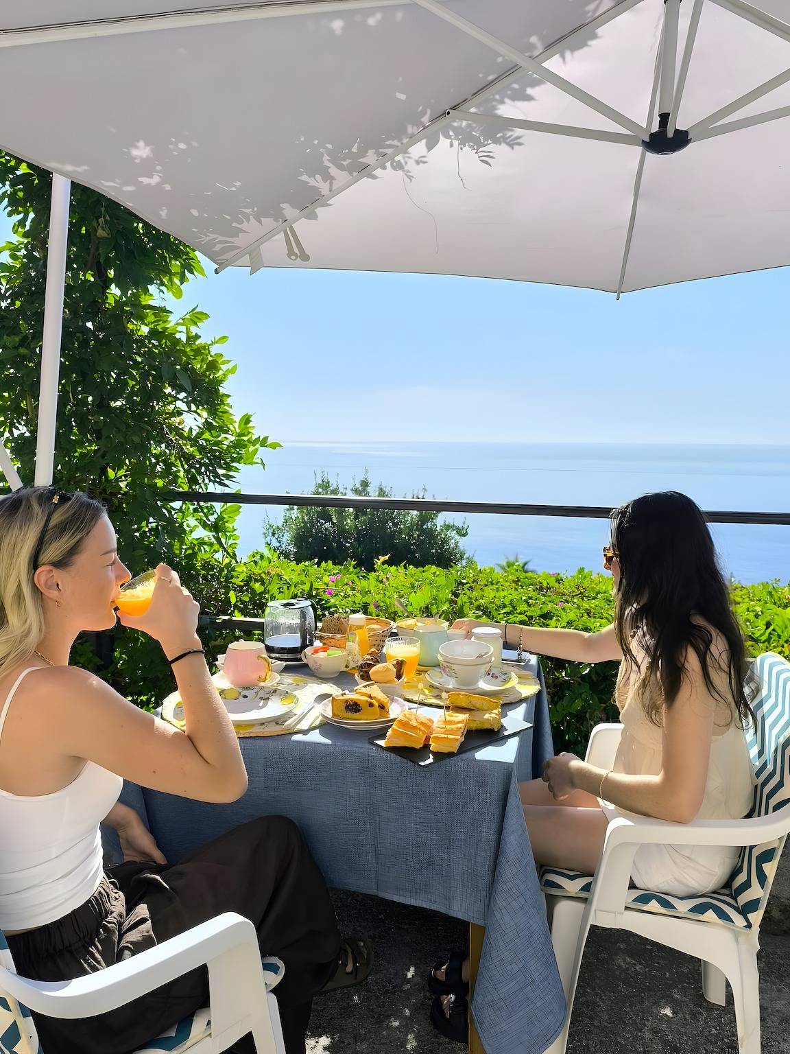 Ganze Wohnung, Ferienwohnung 'Gli Orti Sul Mare 1' mit Meerblick, Wi-Fi und Klimaanlage in Bordighera, Riviera di Ponente