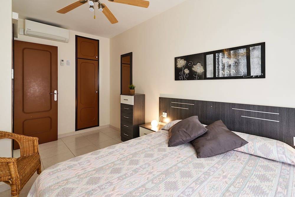 Beautiful and spacious house in the center 50 meters from the beach in Calella, Costa del Maresme