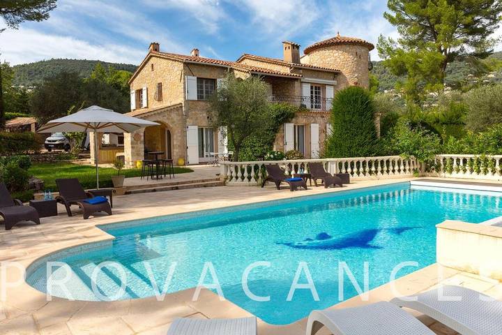 Chalet para 14 personas, con jardín y piscina - 1