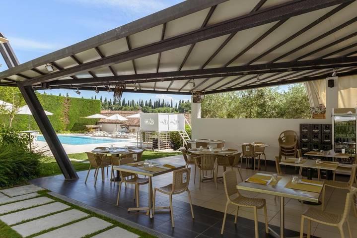 Location de vacances pour 6 personnes, avec terrasse ainsi que jardin et piscine à Solferino - 4
