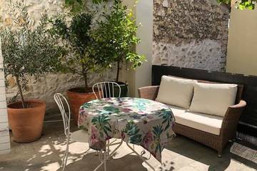 Gîte pour 4 personnes, avec jardin et terrasse à Mouans-Sartoux