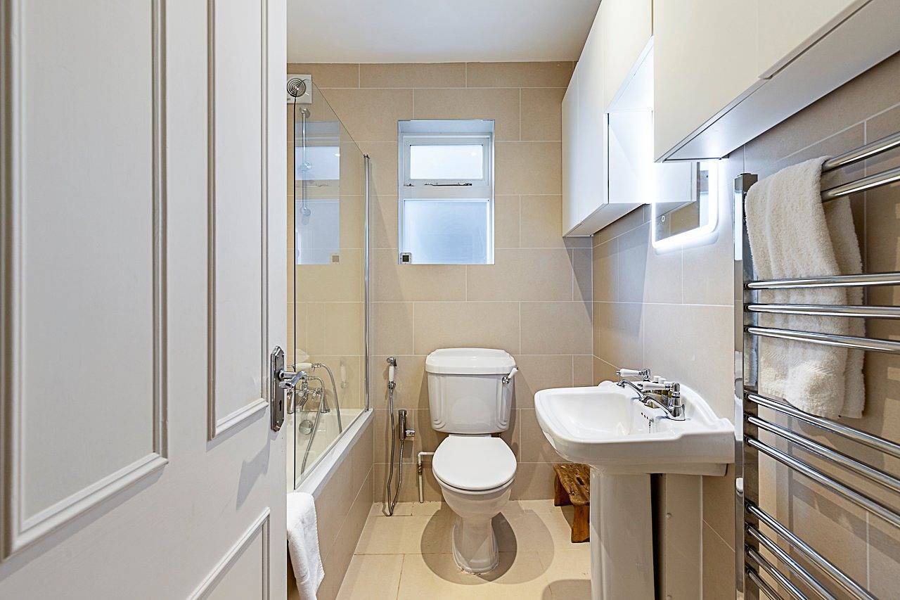 Ganze Wohnung, Ferienwohnung für 5 Personen mit Garten in Hackney, London