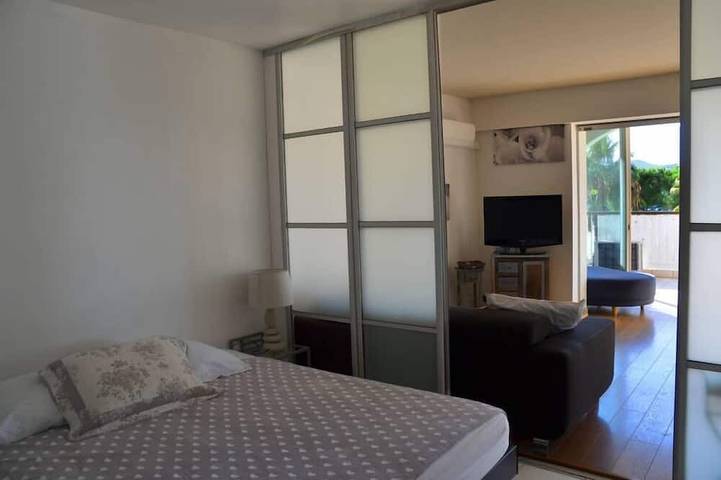 Gîte pour 4 personnes, avec terrasse dans Plage des Sablettes - 3