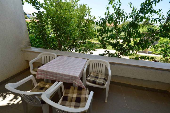 Ferienwohnung für 4 Personen, mit Garten in Pjescana Uvala - 2