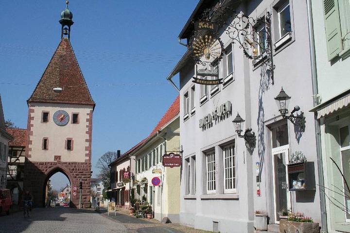 Hotel Garni Pfauen - Doppelzimmer Pfauen in Endingen am Kaiserstuhl, Endingen