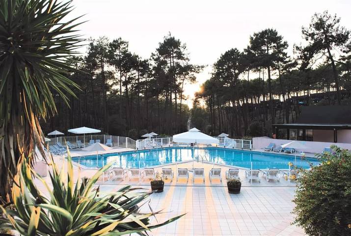 Gîte pour 2 personnes, avec Balcon et Piscine à Carcans - 2