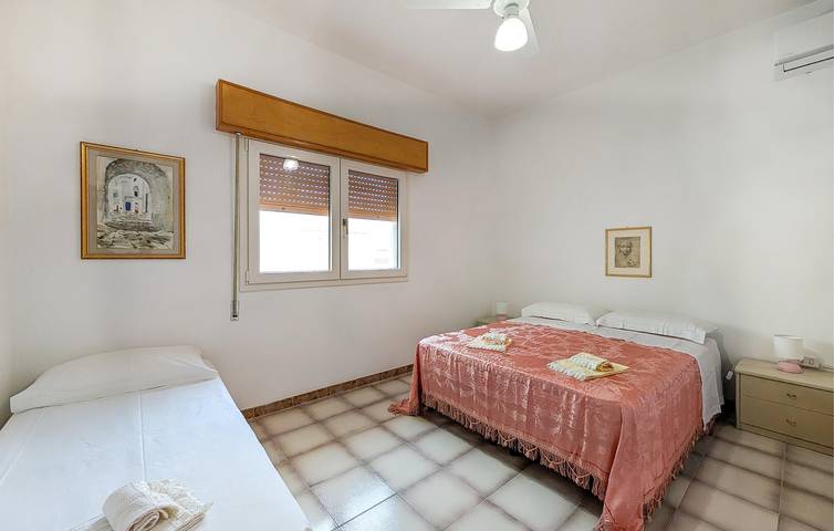 Apartamento vacacional entero, Acogedor apartamento de vacaciones a 1,5 km de la playa in Manduria, Golfo de Tarento