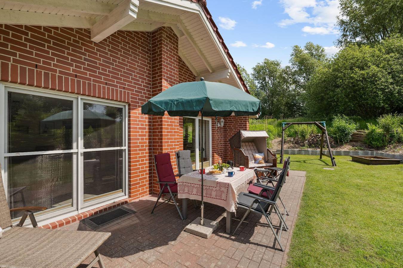 Familienfreundliches Ferienhaus mit Terrasse in Otterndorf, Cuxland