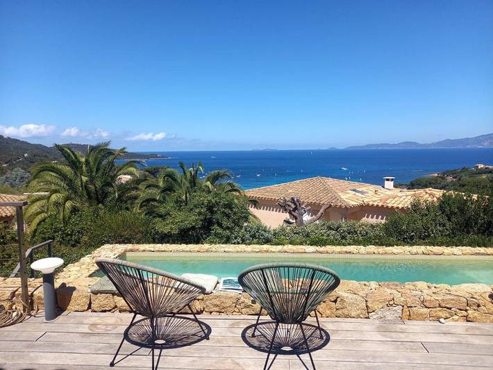 Location de vacances pour 8 personnes, avec jardin ainsi que piscine et vue dans Portigliolo - 2