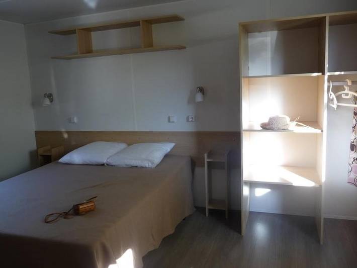 Camping Landes Azur - Mobile home 4 persons - Pmr Landes 2 bedrooms in Azur, Côte d’Argent