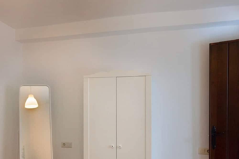 Entire apartment, Spacious and comfortable apartment A 7 Km From The King And Wifi Caminito Free in Ardales, Málaga Province