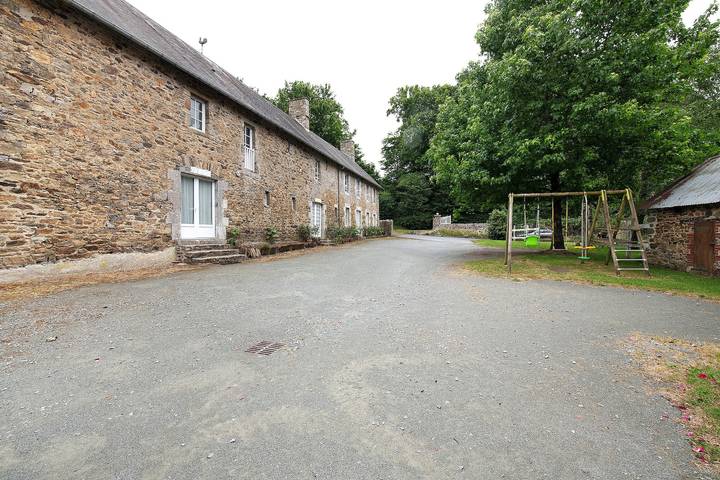 Gîte Eloquent - Domaine De La Dauvinerie in Gratot, Région de Coutances