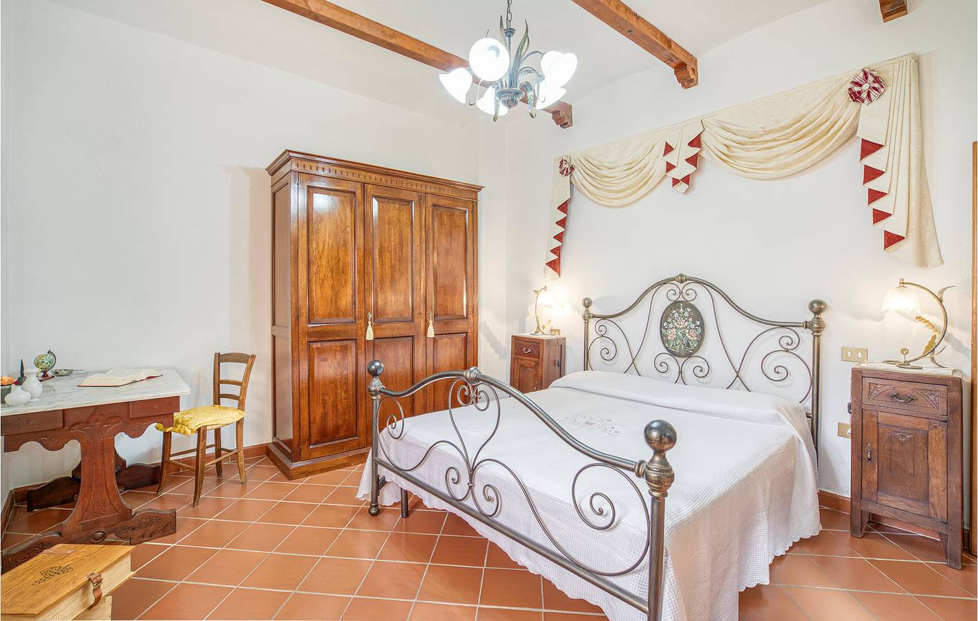 Appartamento intero, Appartamento di 100m² con parcheggio, TV e WiFi - 700m a Alberoro in Alberoro, Monte San Savino