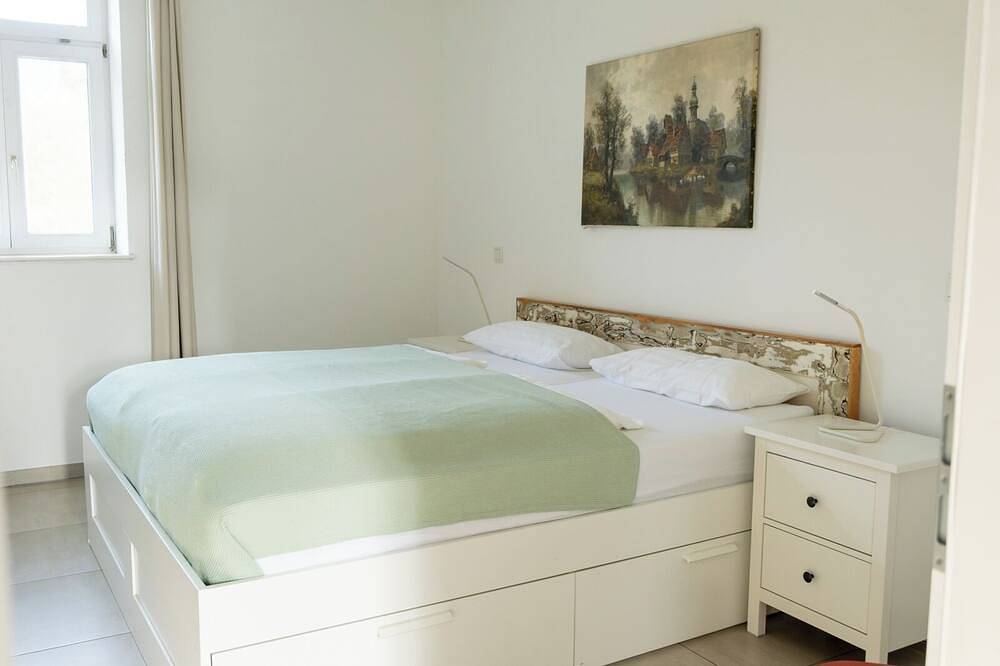 Ganze Wohnung, Moderne Ferienwohnung \"Betty\"\nim Grünen - zwischen Wiesbaden & Rheingau in Wiesbaden, Rheingau