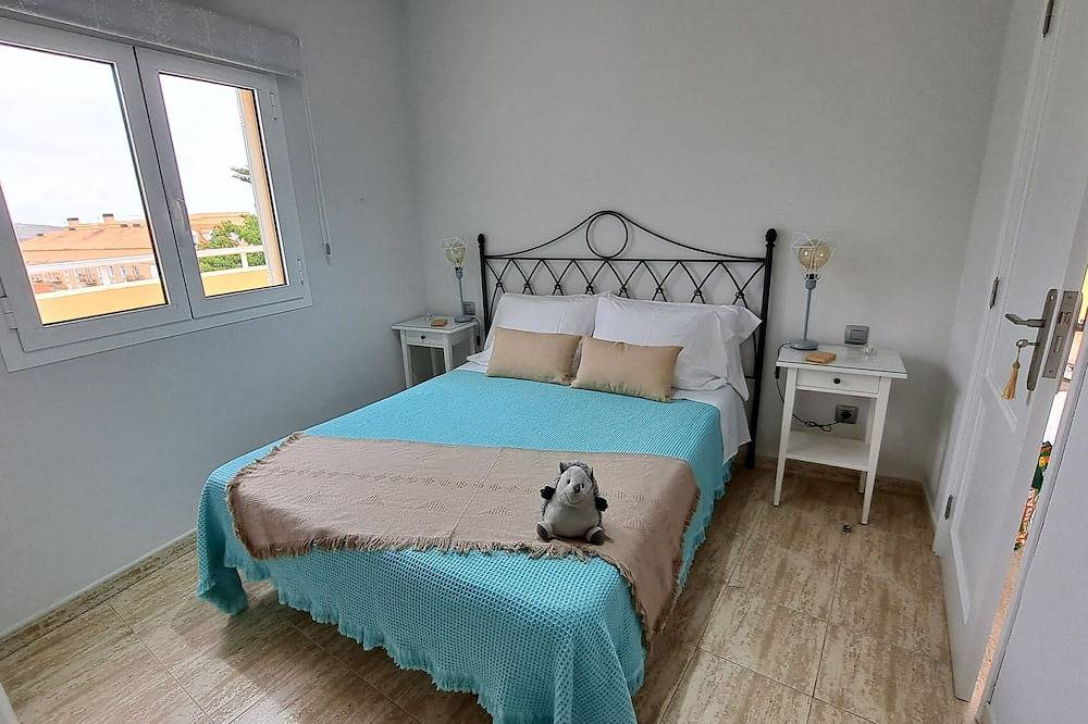 Entire apartment, Apartment with sea and mountain views. Close to everything and ideal connections. in Breña Alta, La Palma South