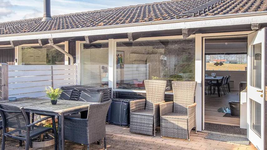 Ferienhaus für 7 Personen, mit Pool und Garten in Løjt