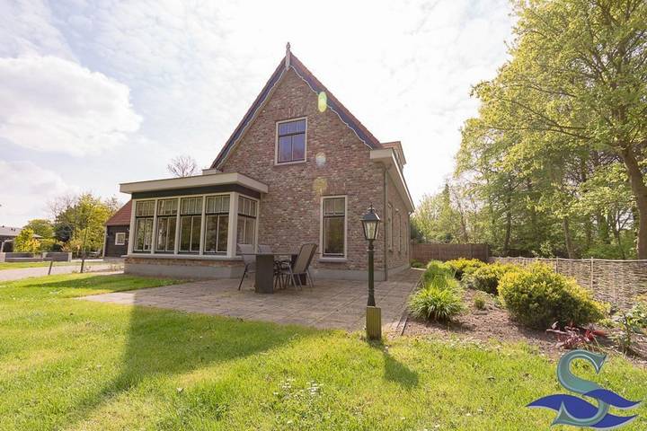 Ferienhaus für 9 Personen, mit Terrasse und Garten sowie Sauna in Oostkapelle