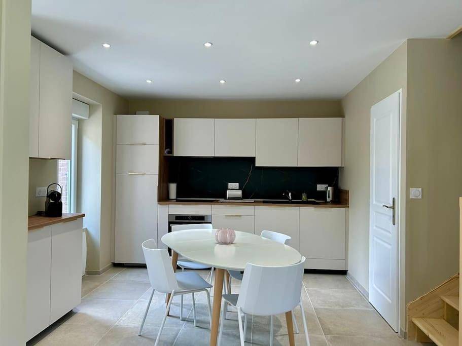 Maison de village entièrement rénovée et très grand jardin in Tarnac, Région d'Ussel