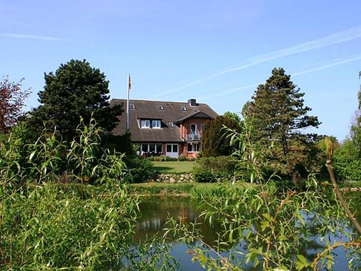 Hotel für 2 Personen, mit Terrasse und Garten in Bösdorf