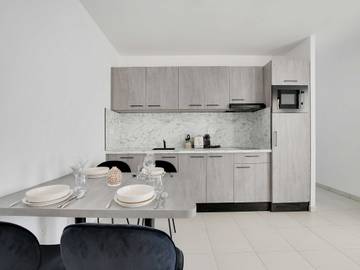 Location De Vacances pour 4 Personnes dans Suresnes, Hauts-de-Seine, Photo 1
