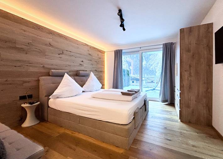 Ferienwohnung für 4 Personen, mit Balkon und Terrasse sowie Ausblick in Längenfeld - 2