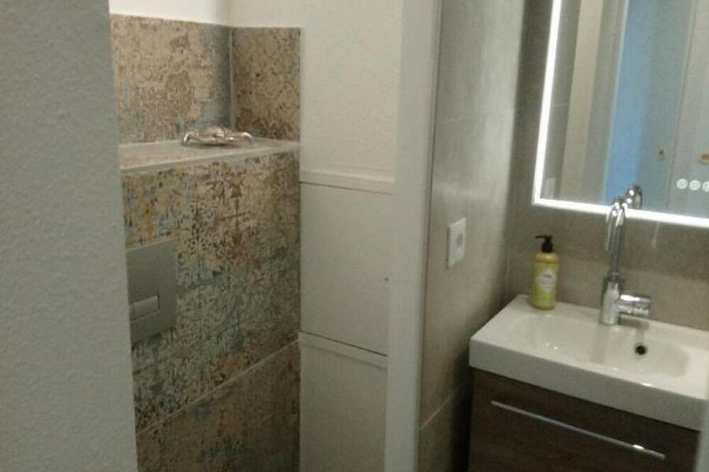 Entire apartment, Refurbished studio with garden and patio in the Cap Esterel holiday village in Agay, Saint-Raphaël