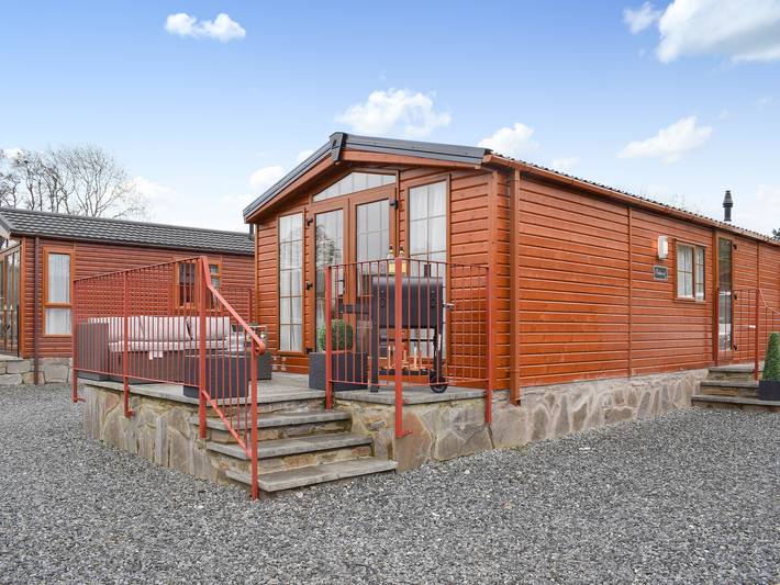 Log cabin for 4 people, with garden in Auchterarder