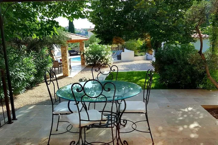 Chalet para 6 personas, con jardín además de vistas y piscina - 1