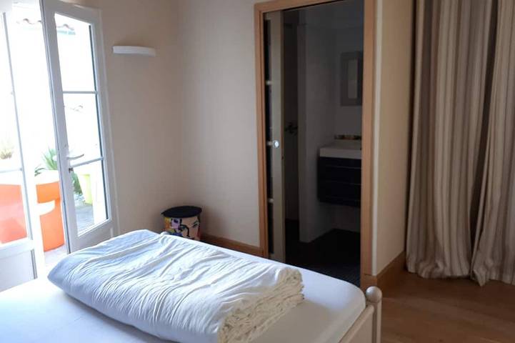 Location de vacances pour 8 personnes, avec jardin et terrasse dans Plage Du Gros Jonc Le Bois Plage En Re - 4