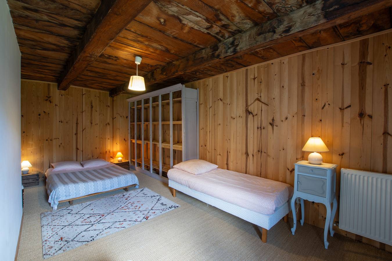 Appartement entier, Appartement 'La Ferme De Chalas - Appart'chambre' avec piscine partagée, terrasse partagée et Wi-Fi in Valgorge, Parc naturel régional des Monts d'Ardèche