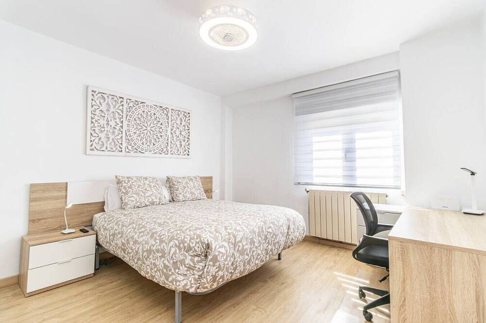 Entire apartment, City Stay with 3 Bedrooms in Saragossa, Saragossa Province