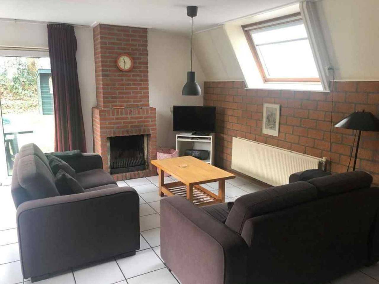 Schönes vier Personen Ferienhaus mit gratis Internetzugang (Wlan). in Sint Nicolaasga, Friesland