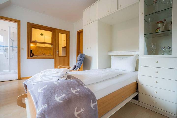 Ganze Ferienwohnung, Wohnung 3 "Steuermannskajüte" (Id 479) in St. Peter-Ording, Eiderstedt