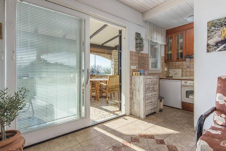 Ganze Wohnung, Bungalow fur 5 Personen nur 80m vom Strand entfernt.  in Karigador, Umag und Umgebung