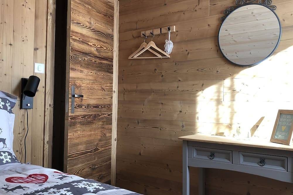 Chalet Idyll with  jacuzzi, close to the ski slopes and city, charges included in Gérardmer, Parque natural regional de los Ballons des Vosges