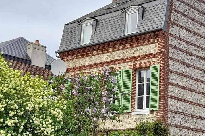 Gîte pour 12 personnes, avec Terrasse ainsi que Jardin et Sauna