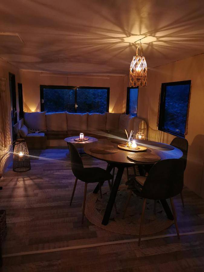 Gîte pour 2 personnes, avec jardin ainsi que vue sur le lac et vue dans Bailleul-sur-Thérain