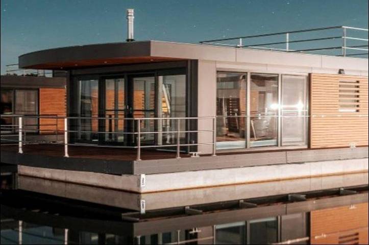 Boot für 6 Personen, mit Balkon und Terrasse sowie Seeblick und Ausblick am Bärwalder See
