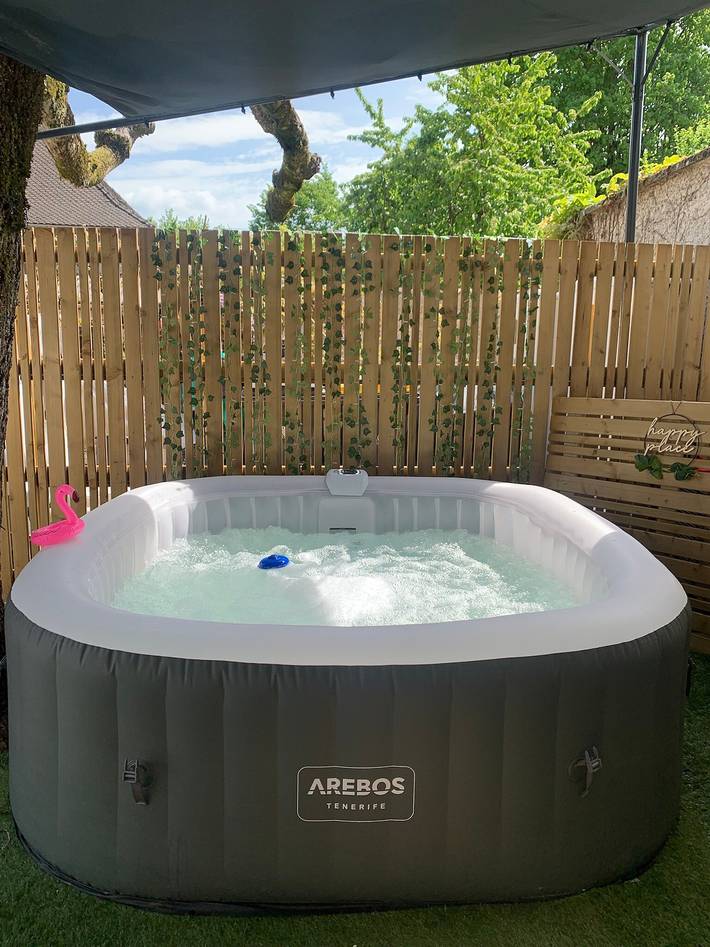 Gîte pour 2 personnes, avec jacuzzi et jardin, adapté aux familles à Le Pin (Isère) - 4