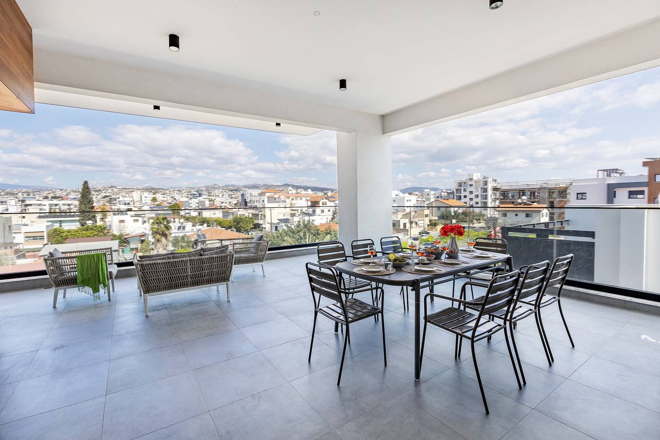 Apartamento entero, 101 Sfiggos - Balcón con vista a la ciudad y piscina comunitaria en la azotea in Limasol, Chipre Sur